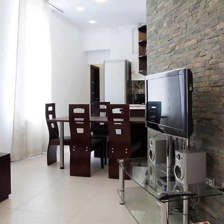Your Comfortable Stay In Apartment Next To Opera House 利沃夫 外观 照片